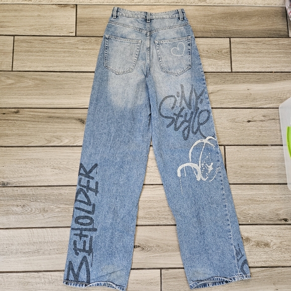 90s vibes Grafitti Jeans - Picture 3 of 6